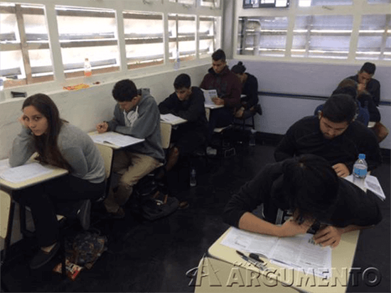 imagem-destacada-colegio-argumento-curso-pre-vestibular-simulado-do-enem